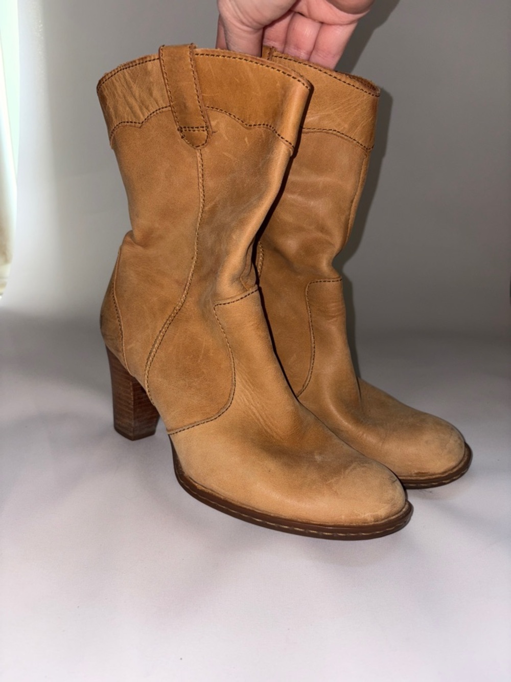 Born Genevieve Western-style Heel Boots in Tan Leather Size 8.5‎